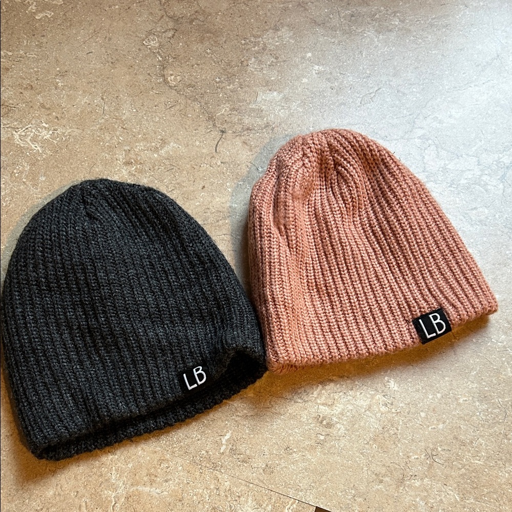 Little bipsy knit baby hats